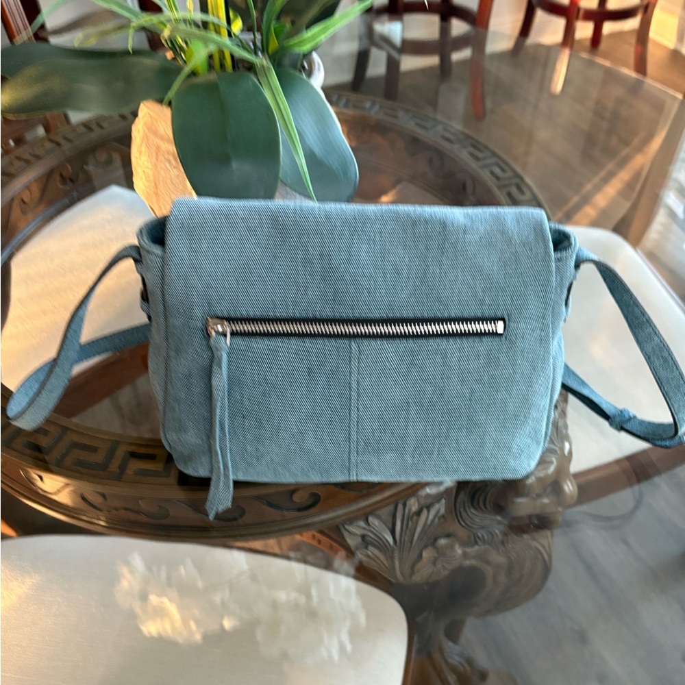 🩵🩵AIMEE KESTENBERG BALI LEATHER DENIM CROSSBODY BAG!🩵🩵 - Picture 2 of 11